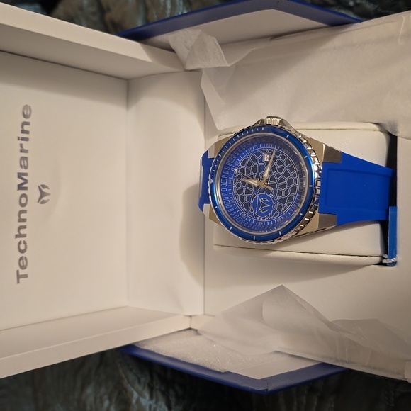 Technomarine watch - Picture 2 of 5